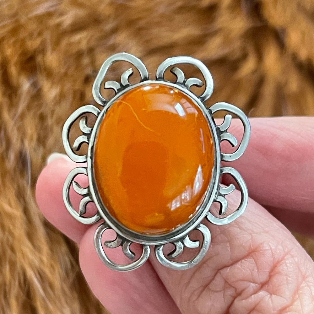 Antique butterscotch Baltic amber silver tone metal ring